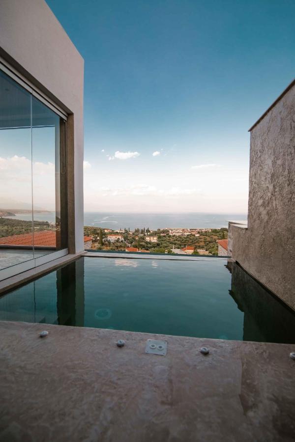 Mani Luxury Suites And Studios In Gytheio With Private Pools Gythio Exterior foto