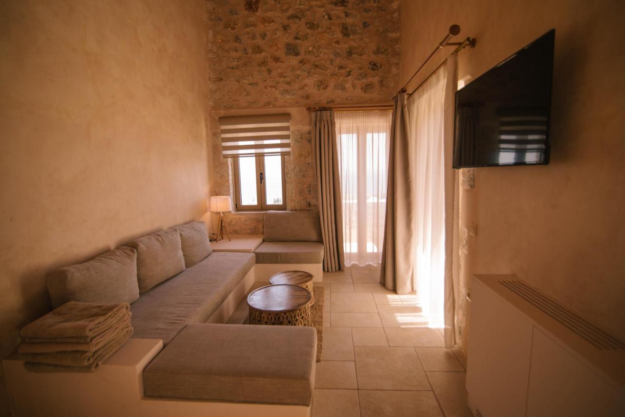 Mani Luxury Suites And Studios In Gytheio With Private Pools Gythio Exterior foto