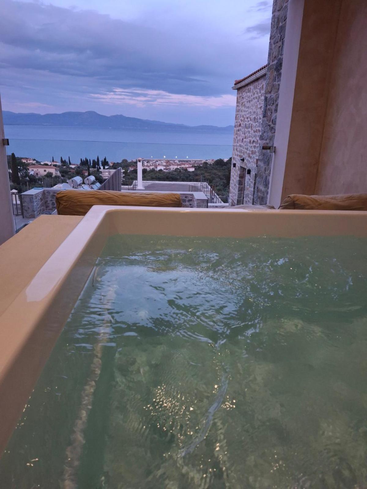 Mani Luxury Suites And Studios In Gytheio With Private Pools Gythio Exterior foto