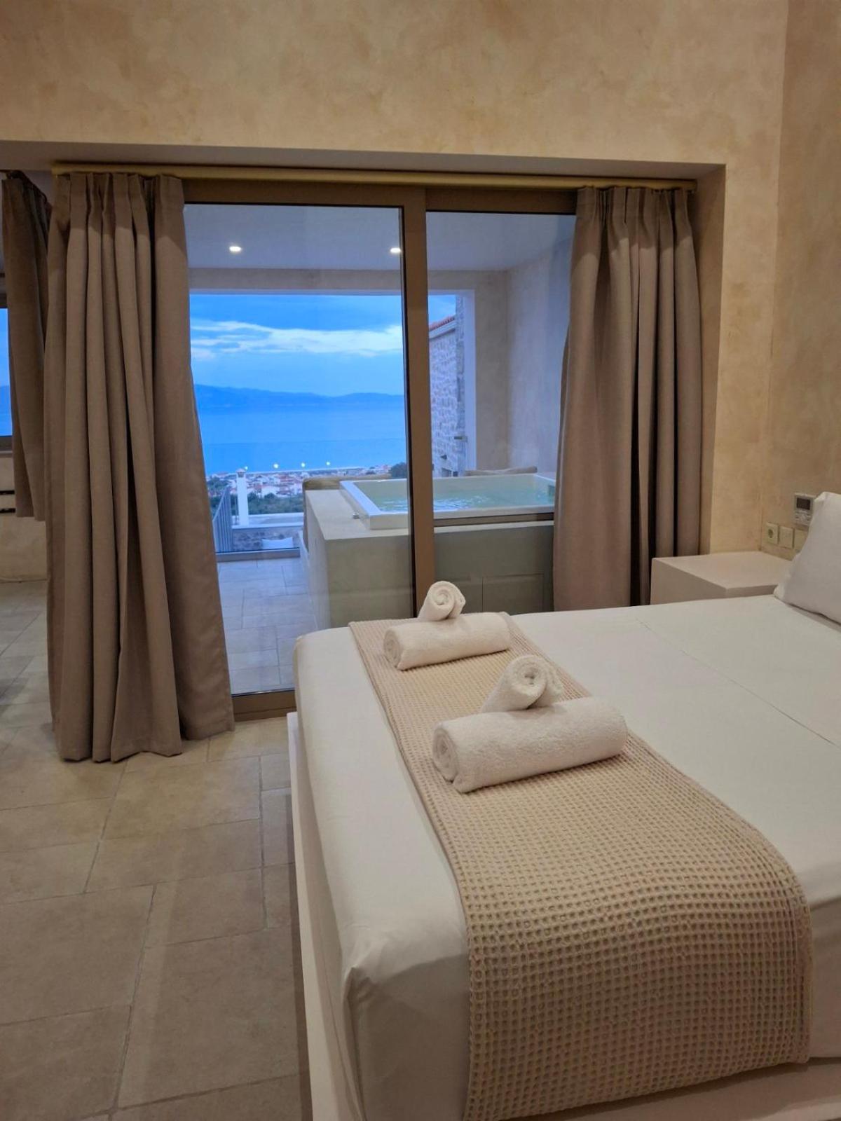 Mani Luxury Suites And Studios In Gytheio With Private Pools Gythio Exterior foto