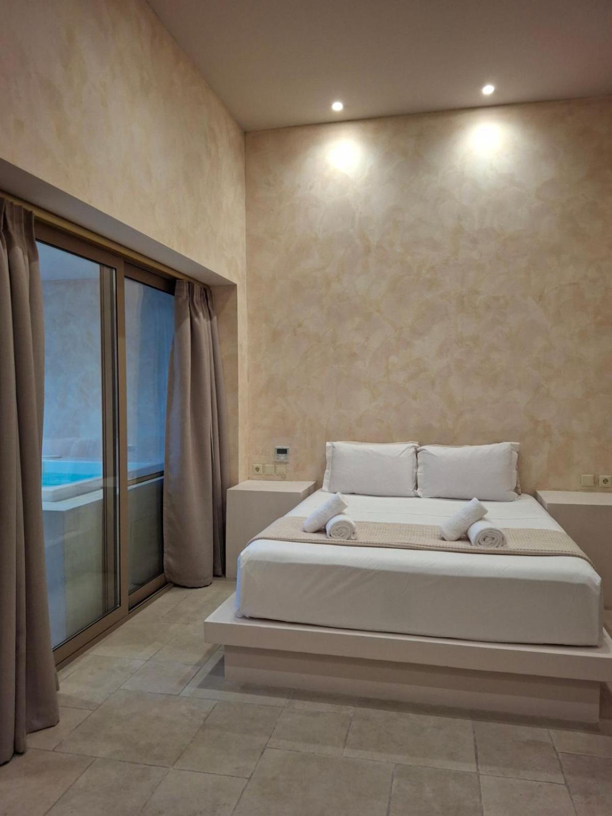 Mani Luxury Suites And Studios In Gytheio With Private Pools Gythio Exterior foto